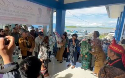 WhatsApp Image 2025-03-04 at 11.18.47 Kedatangan Bupati Dan Wakil Bupati Malinau, setelah Retret , Disambut Meriah Oleh Tokoh Adat Dan Masyarakat