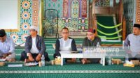 Ketua LPTQ Kabupaten Malinau, Drs. H. Kamran Daik, M.Si, memimpin langsung rapat final persiapan di Masjid At Taqwa, Desa Malinau Seberang