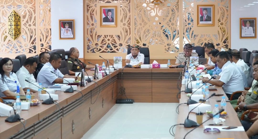 Pemerintah Provinsi Kalimantan Utara (Pemprov Kaltara) melalui Badan Pendapatan Daerah (Bapenda) menggelar Rapat Tim Satuan Tugas (Satgas) Pengendalian dan Pengawasan Bahan Bakar Kendaraan Bermotor di Ruang Rapat Kantor Gubernur Kaltara lantai 4