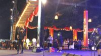 Band Jamrud. Momen penampilan Band Jamrud setelah penampilan Juicy Luicy di Panggung Budaya Padan Liu' Burung Malinau pada gelaran Festival Budaya IRAU ke-11 Malinau.