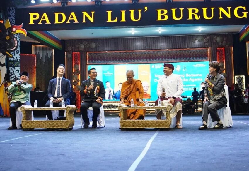 Para Tokoh Lintas Agama. Dalam suasana penuh keakraban, lima tokoh agama berdialog santai bersama masyarakat Malinau untuk meneguhkan semangat persaudaraan lintas iman.