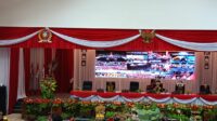 Rapat Paripurna DPRD Malinau. Bupati Malinau Wempi W Mawa, S.E., M.H., menyampaikan sambutan pada Rapat Paripurna Istimewa ke-1 DPRD dalam rangka HUT ke-26 Kabupaten Malinau di Ruang Paripurna DPRD Malinau, Minggu (26/10/2025).