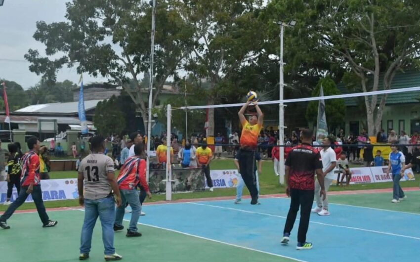 Lembuswana Cup Nunukan. Pertandingan sengit memeriahkan Lembuswana Cup, simbol kebersamaan antara TNI, Pemda, dan masyarakat perbatasan Nunukan.