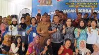 Sekda Malinau bersama panitia pelaksana dan para peserta lomba. Para peserta lomba masak ikan sungai dan merangkai jala berfoto bersama Ketua DPD KNTI Malinau dan Sekda Dr. Ernes Silvanus, menandai semangat kolaborasi dan pelestarian budaya perikanan tradisional di Malinau.