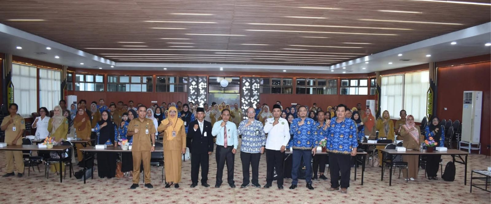 Pemkab Bulungan. Asisten Administrasi Umum Setkab Bulungan, Adi Irwansyah, M.S., S.H., M.Si., bersama para peserta Bimtek Pemberkasan dan Penyusutan Arsip. Kegiatan ini menjadi bagian dari upaya Pemkab Bulungan mewujudkan tata kelola arsip yang tertib, efisien, dan terintegrasi secara digital.