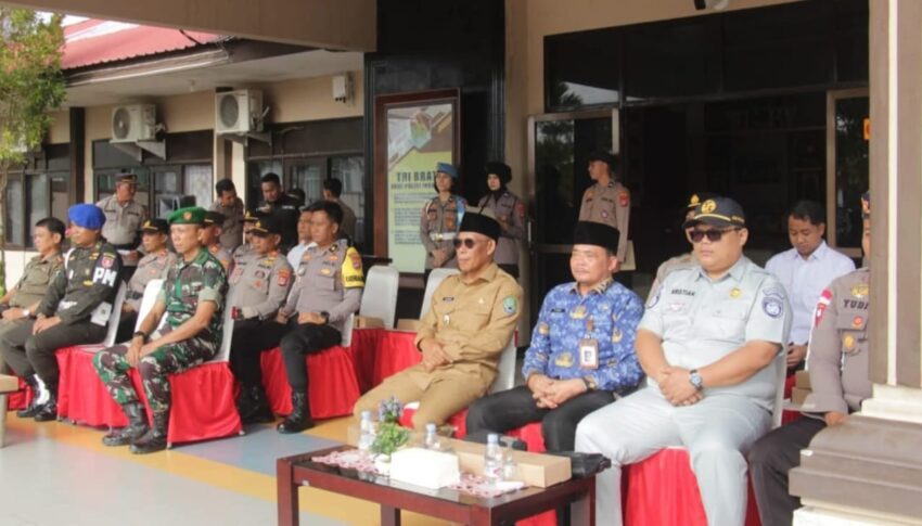 Pemkab Bulungan. Bupati Bulungan Syarwani bersama jajaran Forkopimda menghadiri Apel Gelar Pasukan Operasi Zebra Kayan 2025 di Mapolresta Bulungan, Senin (17/11). Kehadiran pemerintah daerah menegaskan dukungan terhadap upaya peningkatan keselamatan dan ketertiban lalu lintas menjelang akhir tahun.