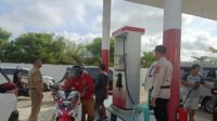 SPBU Malinau. Ilustrasi – Aktivitas warga saat mengisi bahan bakar di salah satu SPBU di Malinau. Pemerintah Kabupaten Malinau memastikan pasokan BBM, baik Pertalite maupun Solar, dalam kondisi aman hingga akhir tahun 2025.