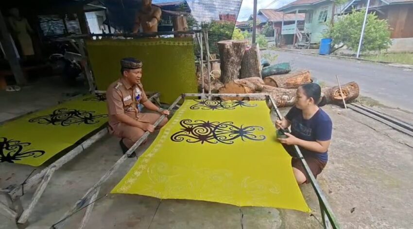 Kecamatan Malinau Kota. Camat Malinau Kota, Muhammad Yusuf, berdialog dengan pelaku UMKM sektor kerajinan batik di wilayah Malinau Kota. Program Koperasi Desa Merah Putih disiapkan untuk memperkuat kemandirian ekonomi masyarakat melalui pengelolaan potensi lokal.