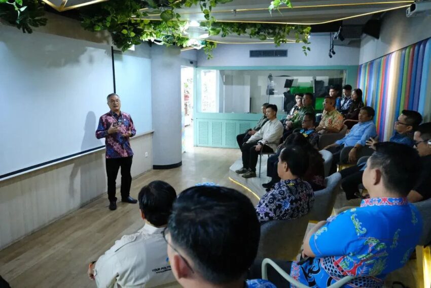 Suasana pemaparan program kerja sama digitalisasi pemasaran antara Pemkab Malinau dan mitra pelatihan di Tangerang.