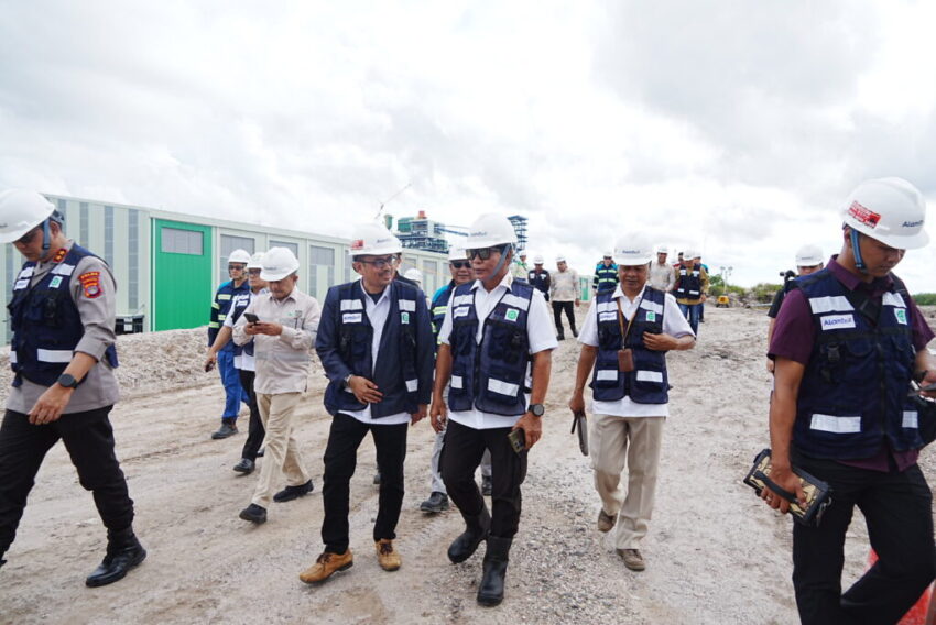 Rombongan Gubernur Kaltara meninjau langsung progres pembangunan fasilitas utama di Kawasan Industri PT KIPI.