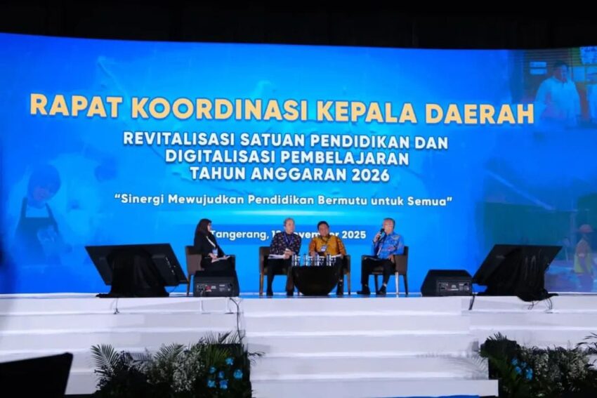 Wempi W Mawa. Apkasi. Para kepala daerah mengikuti sesi diskusi nasional mengenai revitalisasi satuan pendidikan dan digitalisasi pembelajaran Tahun Anggaran 2026, yang turut menghadirkan Bupati Malinau sebagai narasumber.