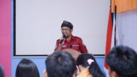 Kabid Aptika DKISP Kaltara, Deddy Haryadi, saat membuka Sosialisasi Literasi SPBE di Aula SMK Negeri 2 Malinau, Rabu (12/11).