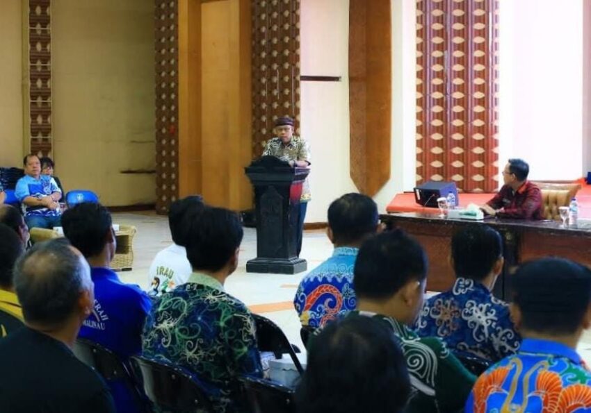 Pemkab Malinau. Wakil Bupati Malinau Jakaria membuka FGD penyusunan IKPLHD 2025 yang membahas penentuan isu prioritas dan arah kebijakan lingkungan daerah.