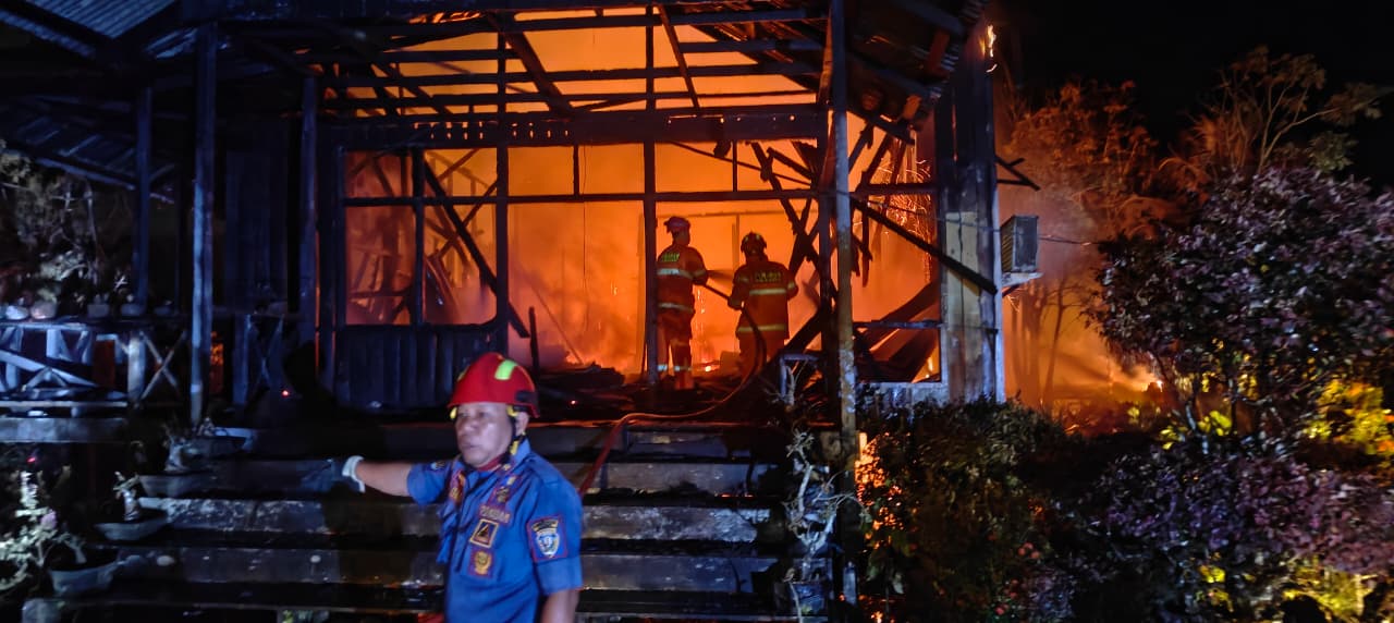 KEBAKARAN PELITA KANAAN kebakaran-rumah-di-pelita-kanaan.jpg.