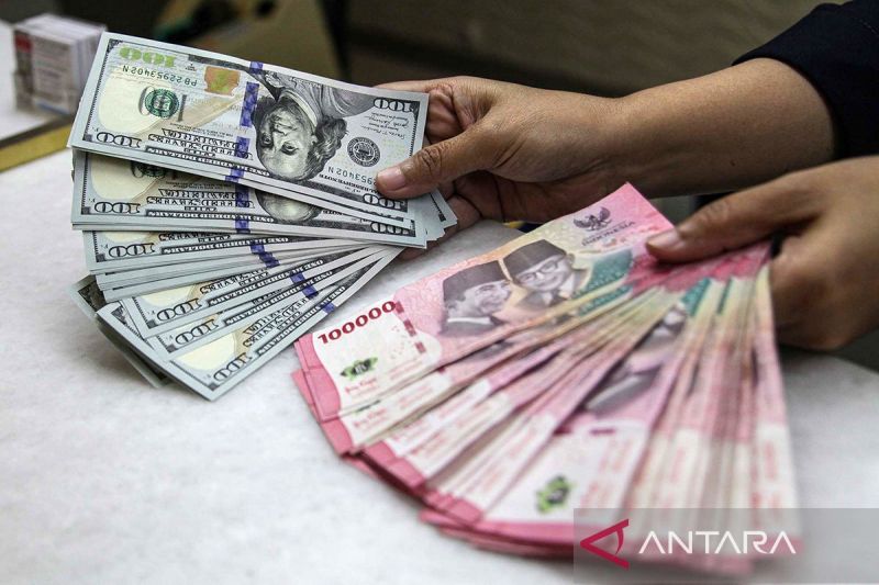 Rupiah-ditutup-melemah-0-62-persen-230426-ryl-2