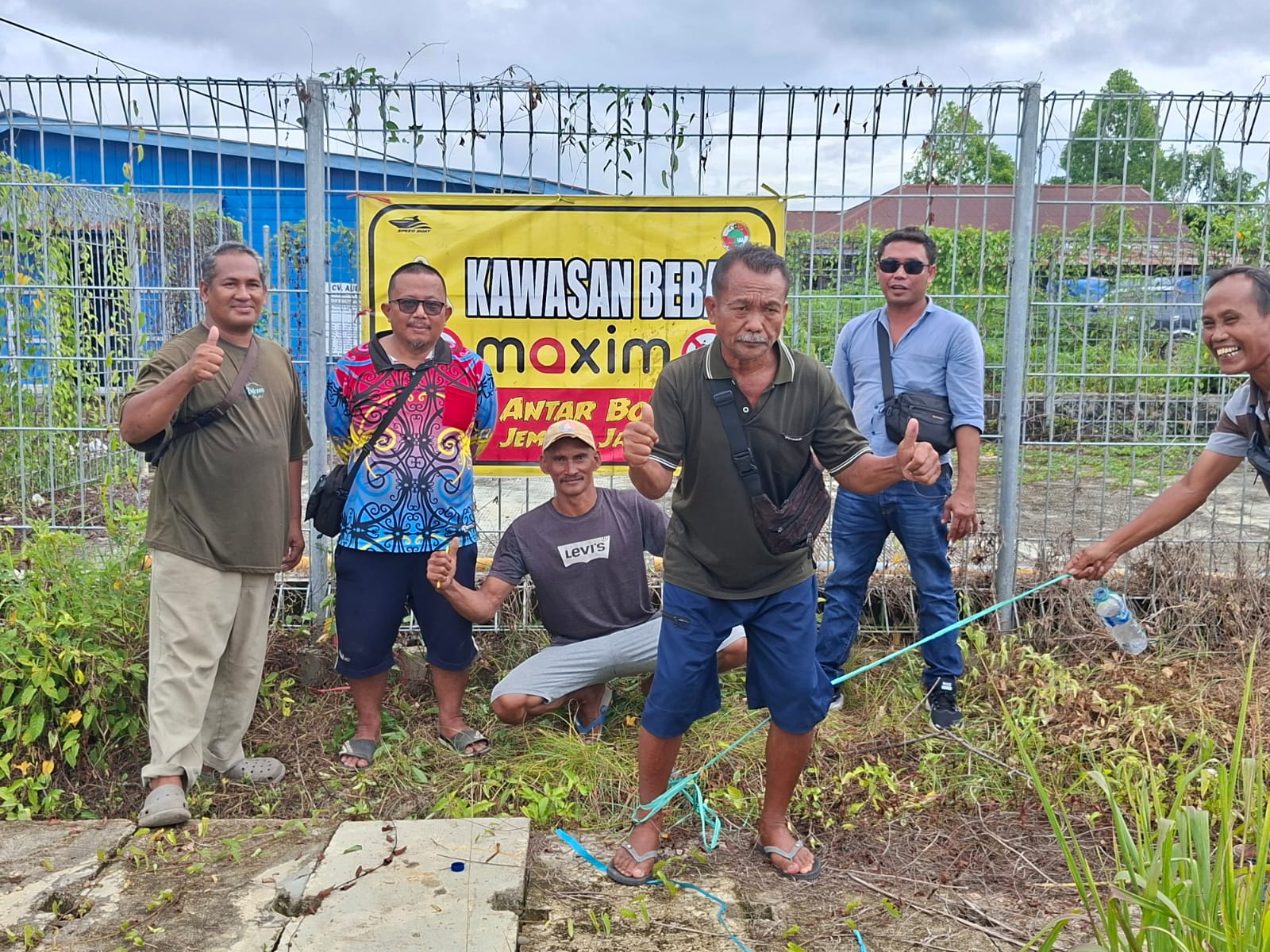 sopir-angkot-pelabuhan-malinau.jpg sopir-angkot-pelabuhan-malinau.jpg