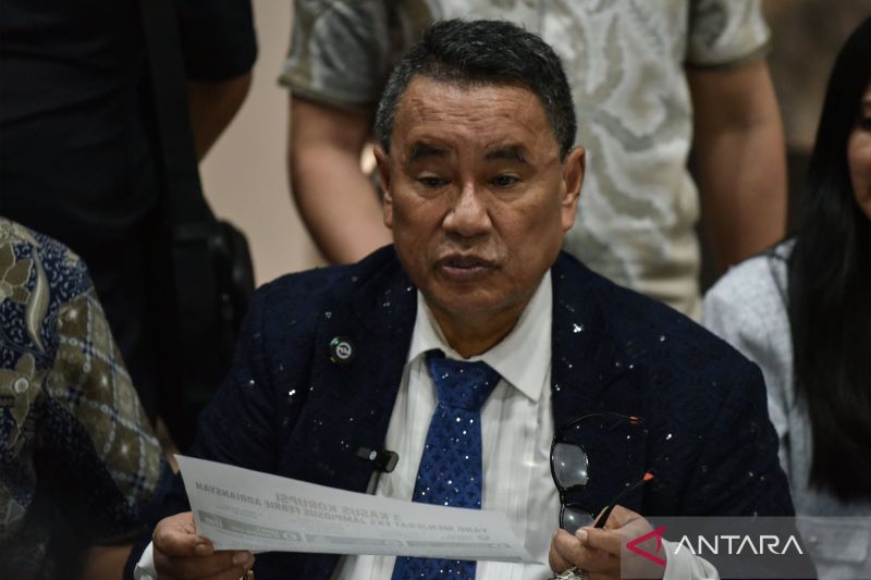pernyataan-kuasa-hukum-febrie-adriansyah-2823377