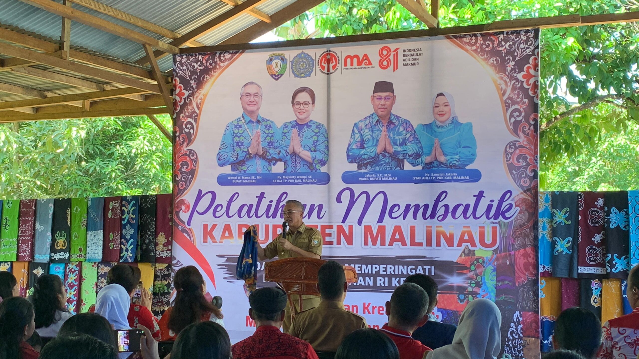 Bupati-wempi-pelatihan-batik Bupati-wempi-pelatihan-batik-scaled.jpeg