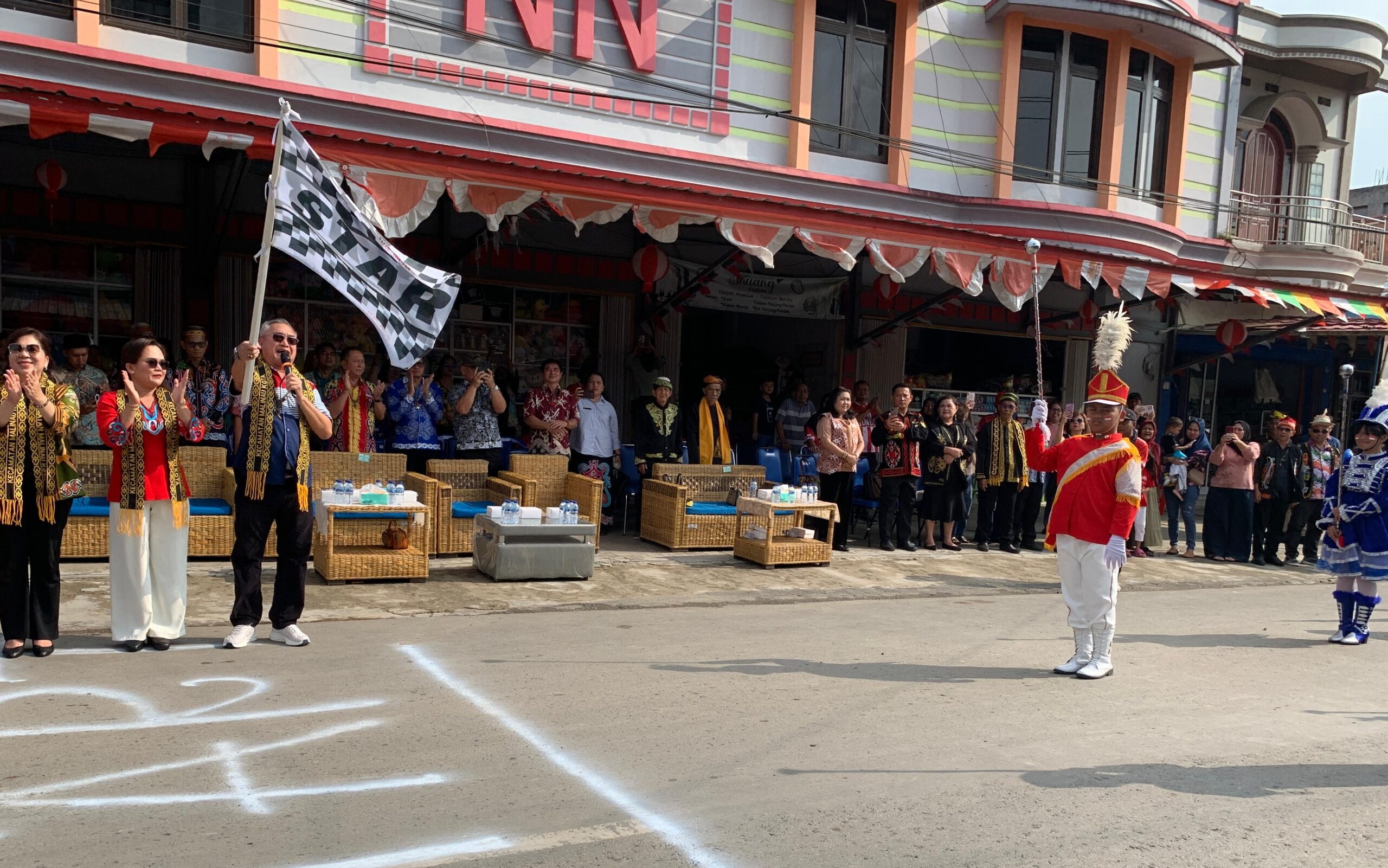 bupati-malinau-karnaval-budaya bupati-malinau-karnaval-budaya.jpeg