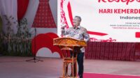 bupati-wempi-hut-ri.jpg bupati-wempi-hut-ri.jpg