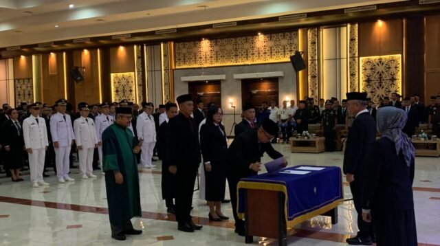 bupati-wempi-lantik-asn.jpeg
