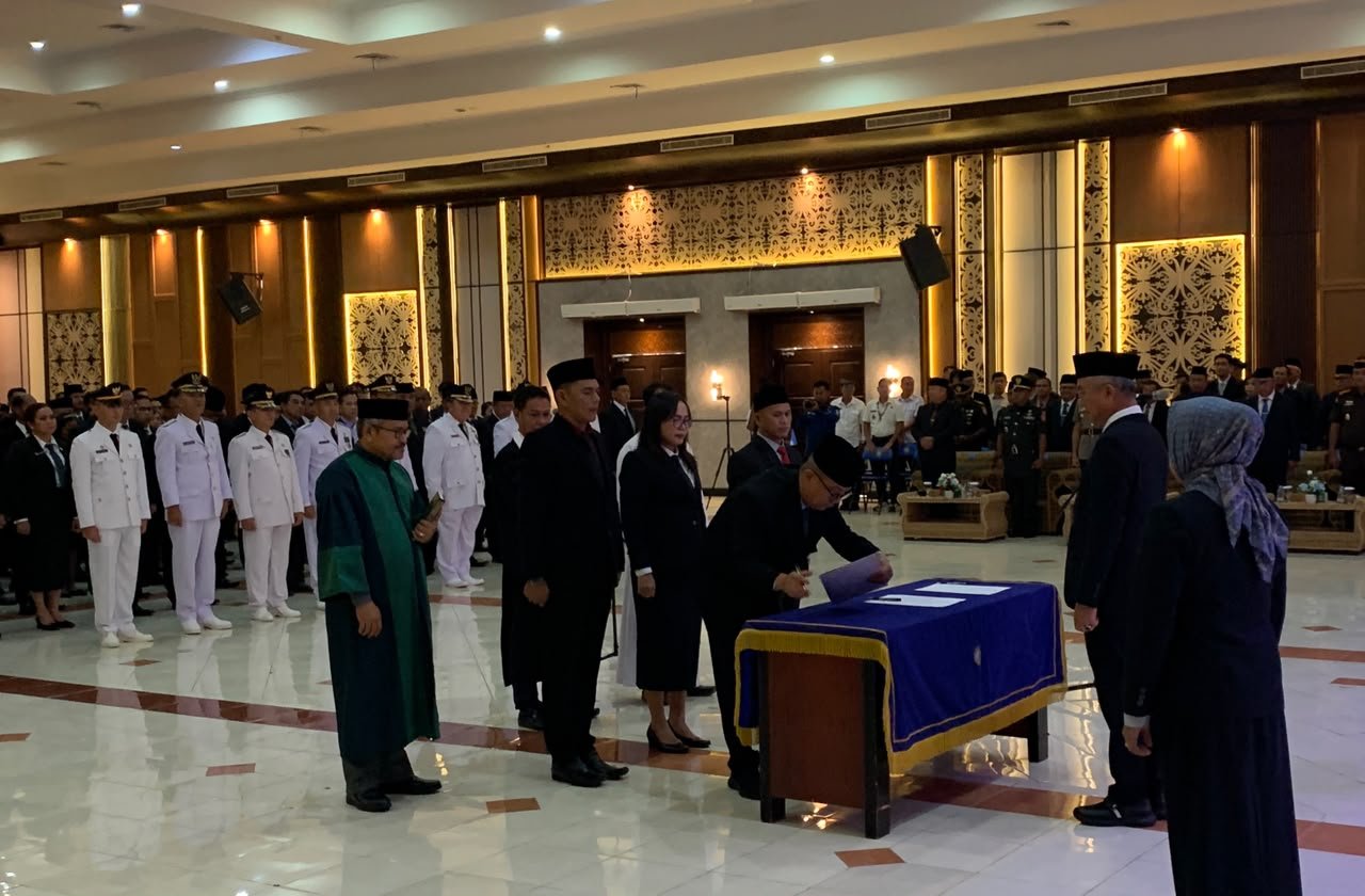 bupati-wempi-lantik-asn bupati-wempi-lantik-asn.jpeg
