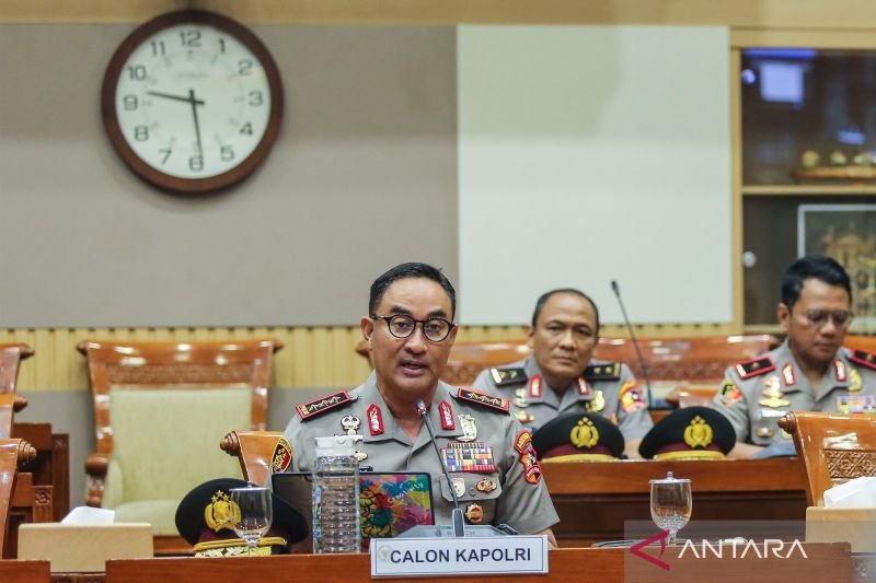 Uji-Kelayakan-Dan-Kepatutan-Calon-Kapolri-011026-ada-4A