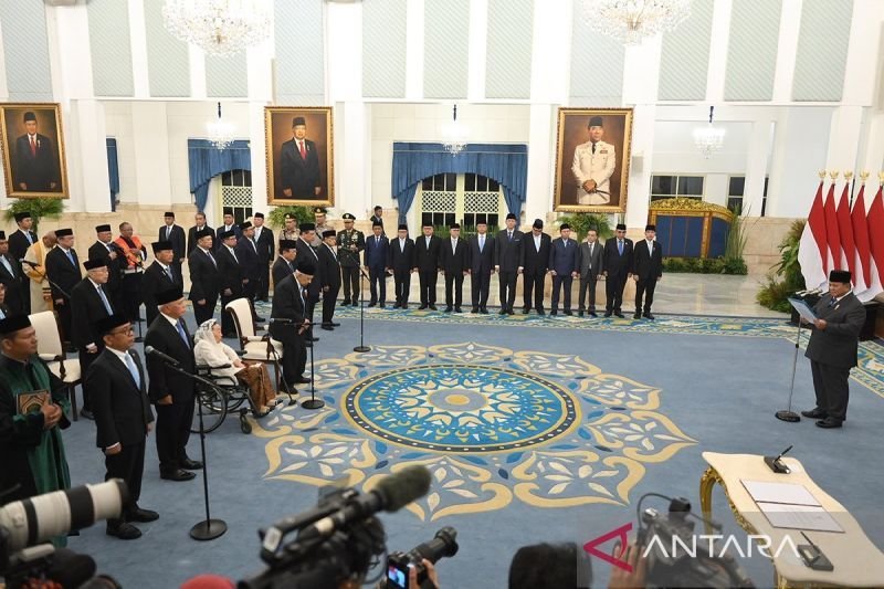 presiden-prabowo-lantik-wantimpres-di-istana-negara-2876904_1